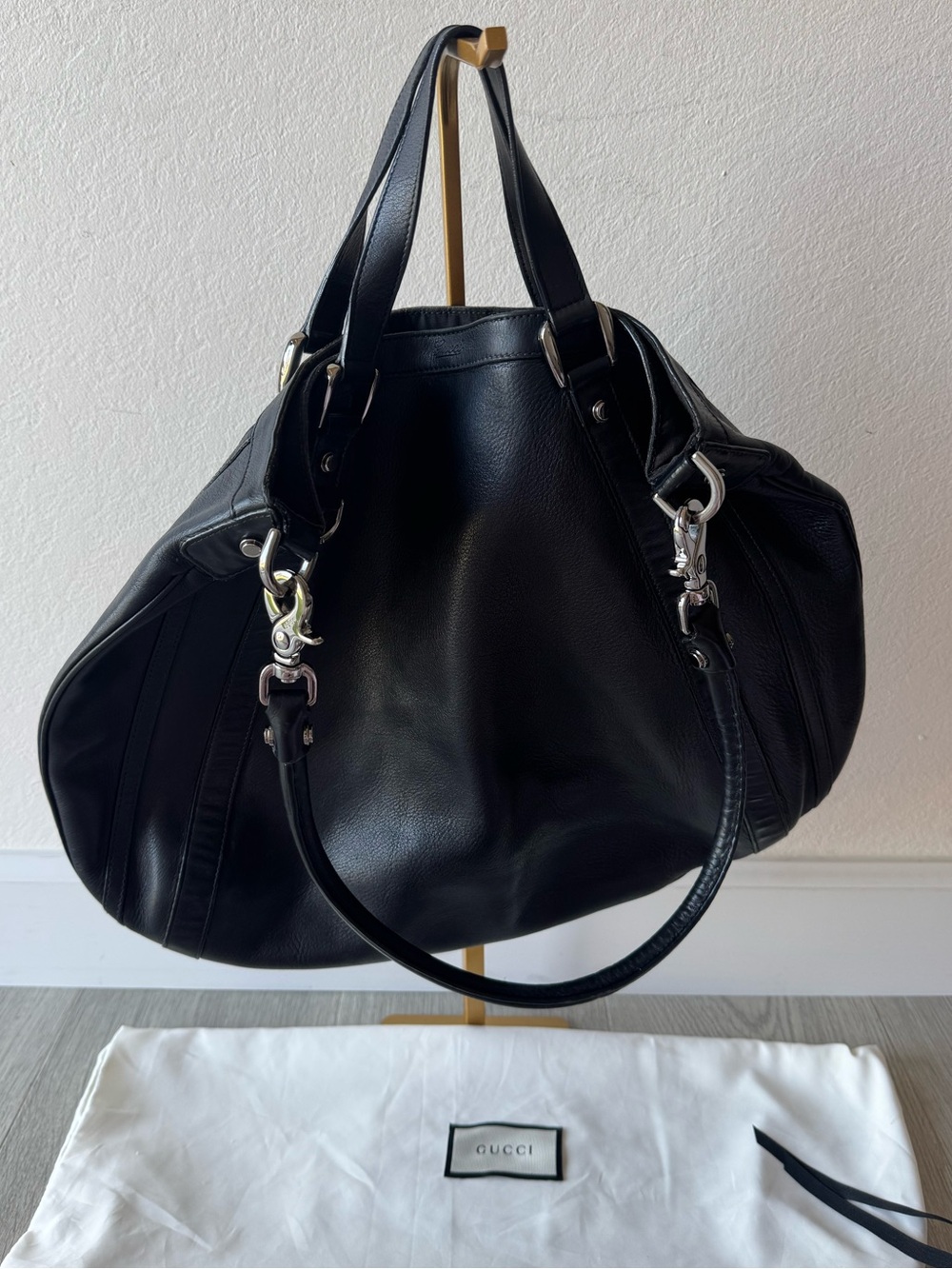 Gucci Abbey Convertible Medium Black Leather Tote with Detachable Strap - Picture 10 of 11